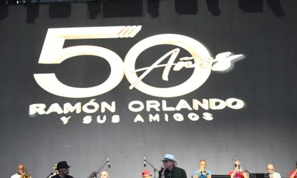 Ramón Orlando durante los ensayos de su concierto por 50 años de carrera