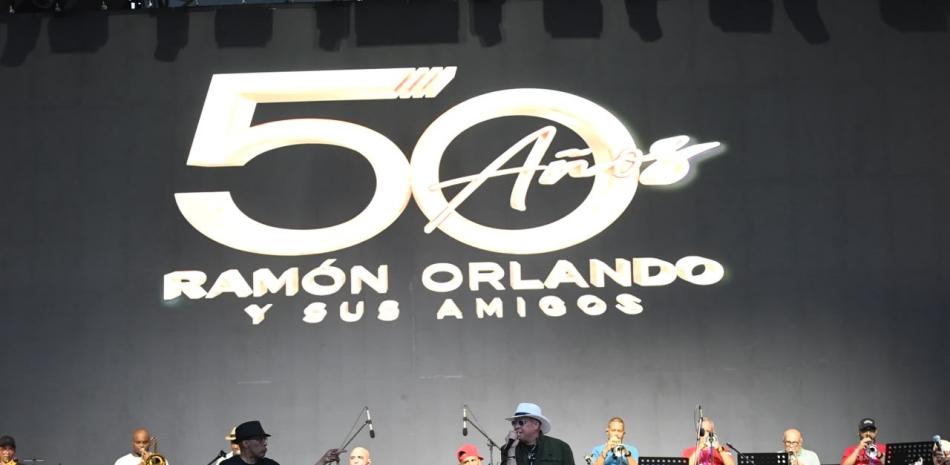 Ramón Orlando durante los ensayos de su concierto por 50 años de carrera