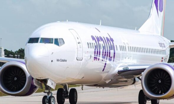 Aeronave de Arajet durante operaciones comerciales