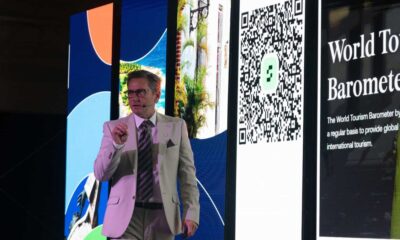 Martin Boyle durante encuentro sobre turismo de reuniones en Santo Domingo