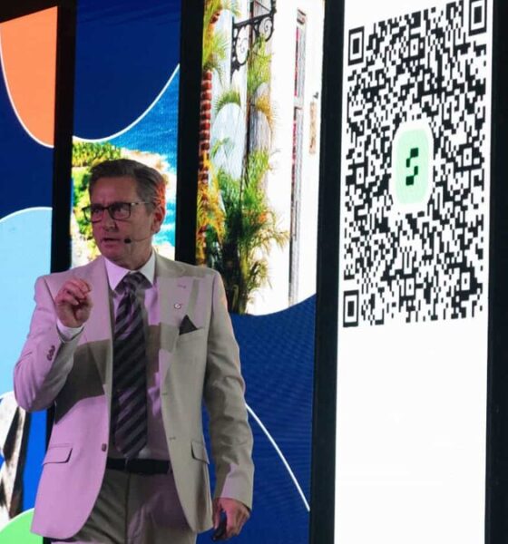 Martin Boyle durante encuentro sobre turismo de reuniones en Santo Domingo