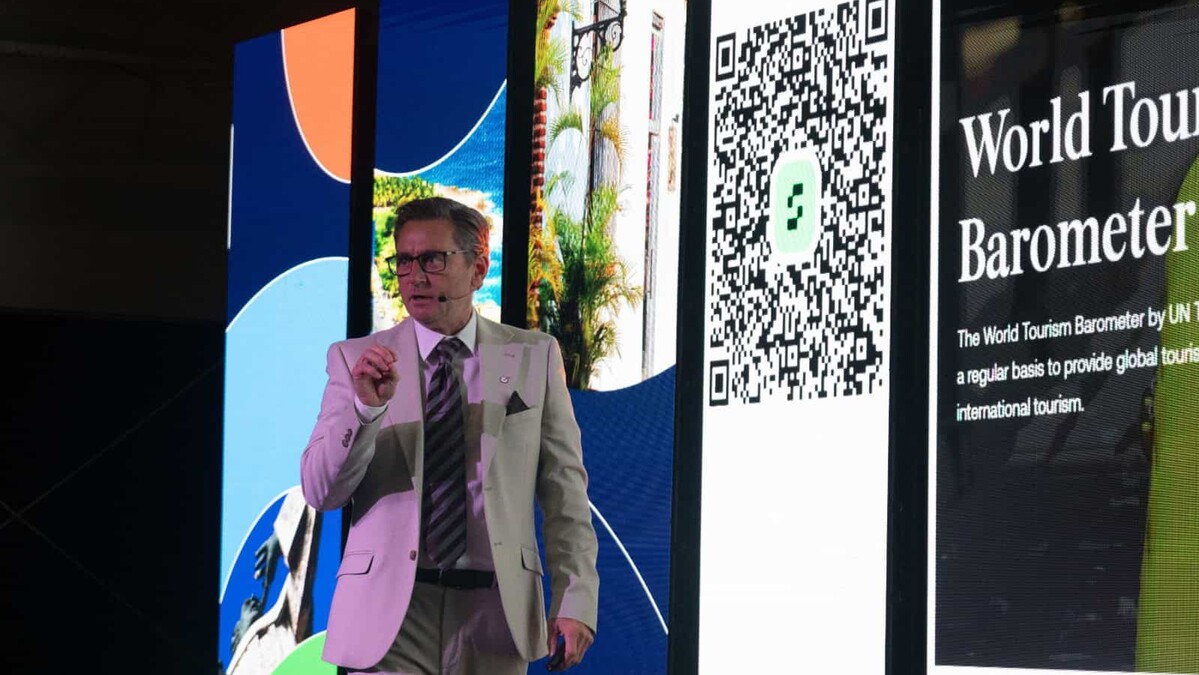 Martin Boyle durante encuentro sobre turismo de reuniones en Santo Domingo